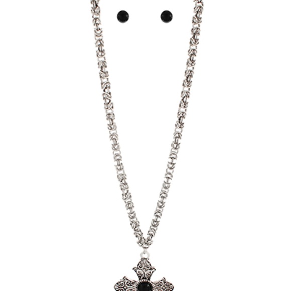 Antique Style Cross Pendant Necklace Set - Picture 3 of 3